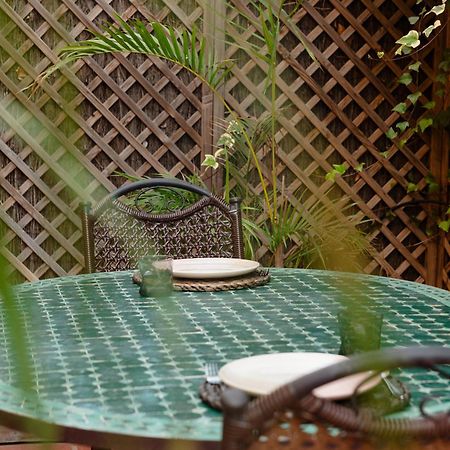 Ground Floor Holiday Apartment With Terrace And Pool In Puerto Banus, มาร์เบยา ภายนอก รูปภาพ