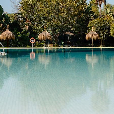 Ground Floor Holiday Apartment With Terrace And Pool In Puerto Banus, มาร์เบยา ภายนอก รูปภาพ