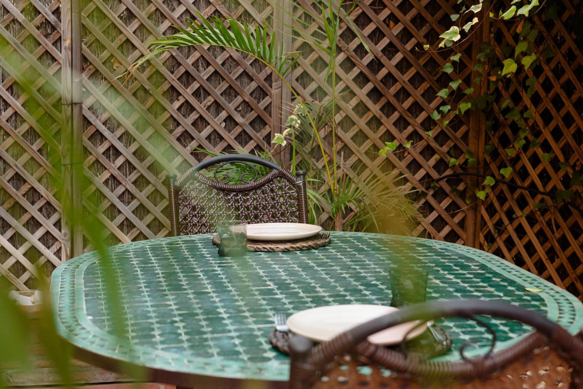Ground Floor Holiday Apartment With Terrace And Pool In Puerto Banus, มาร์เบยา ภายนอก รูปภาพ