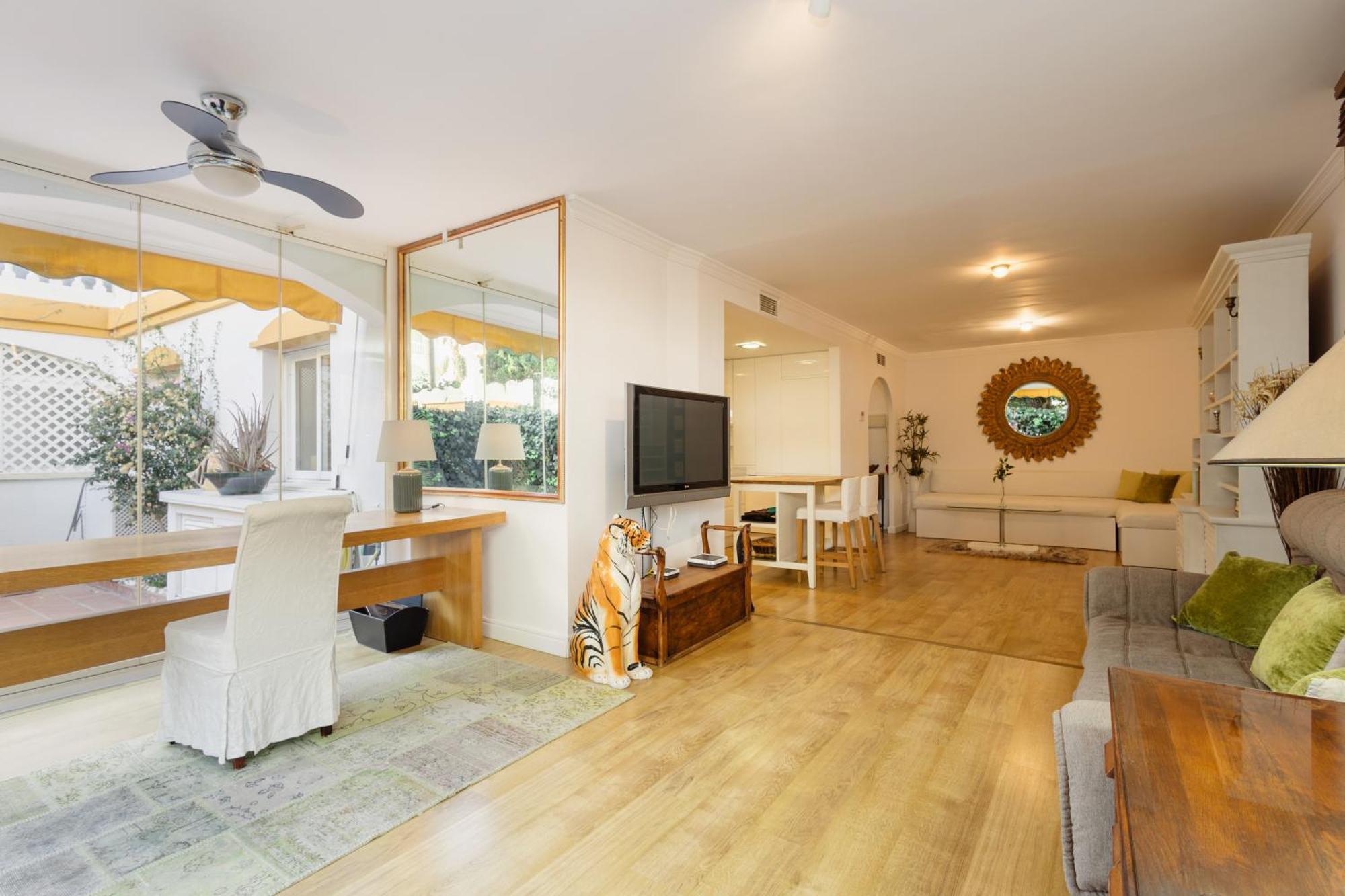 Ground Floor Holiday Apartment With Terrace And Pool In Puerto Banus, มาร์เบยา ภายนอก รูปภาพ