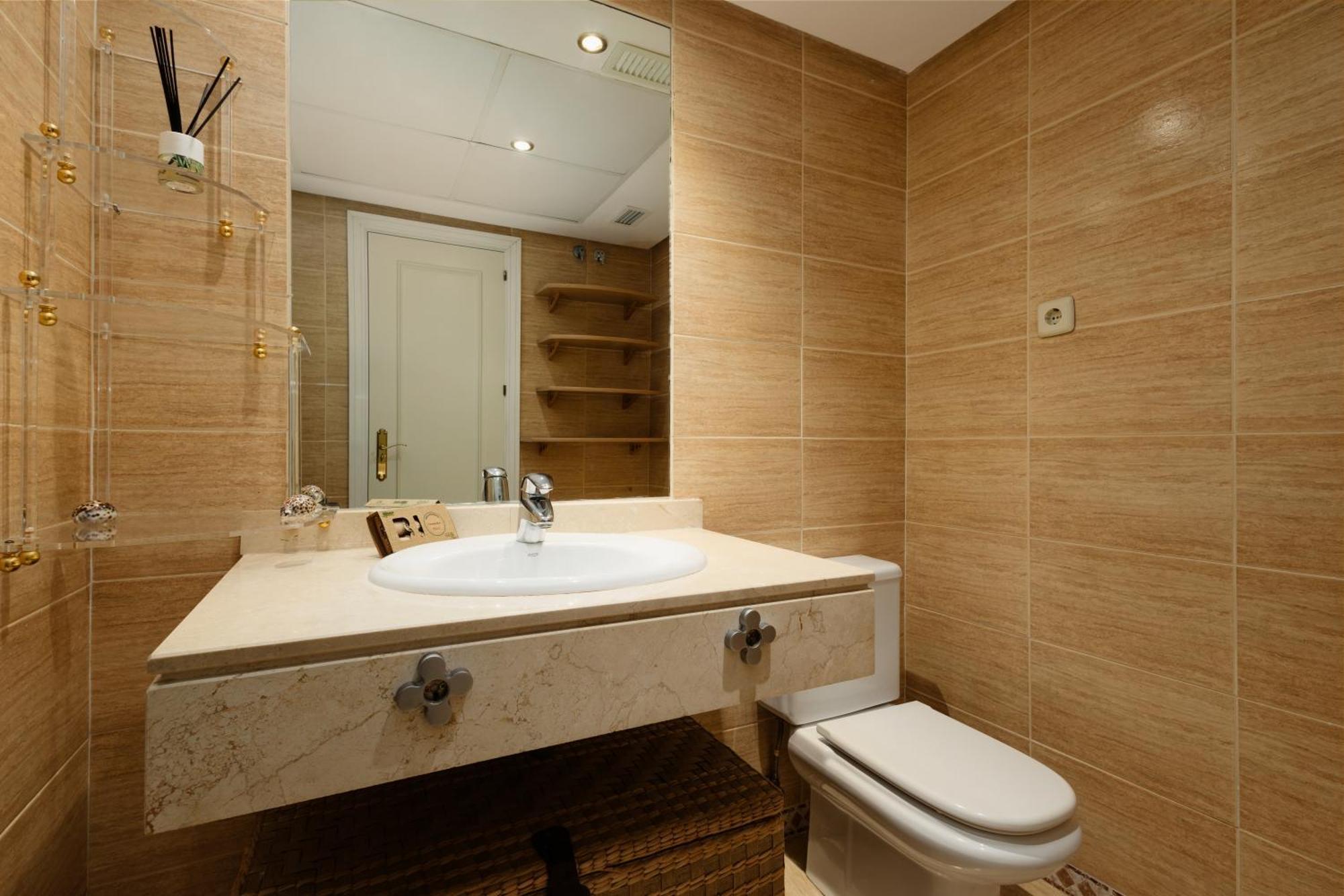 Ground Floor Holiday Apartment With Terrace And Pool In Puerto Banus, มาร์เบยา ภายนอก รูปภาพ