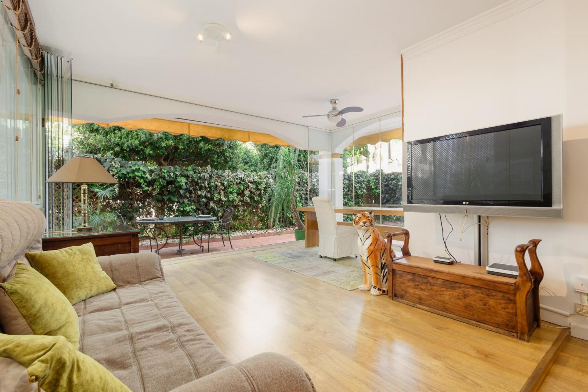 Ground Floor Holiday Apartment With Terrace And Pool In Puerto Banus, มาร์เบยา ภายนอก รูปภาพ
