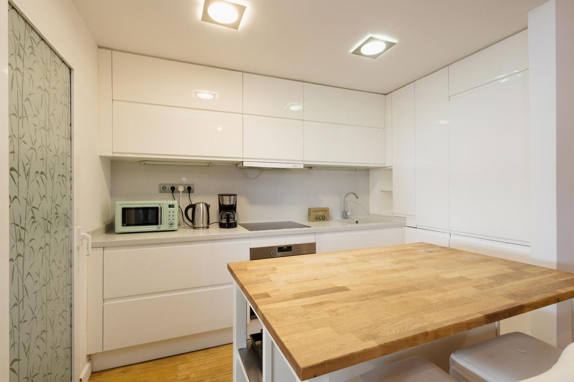 Ground Floor Holiday Apartment With Terrace And Pool In Puerto Banus, มาร์เบยา ภายนอก รูปภาพ