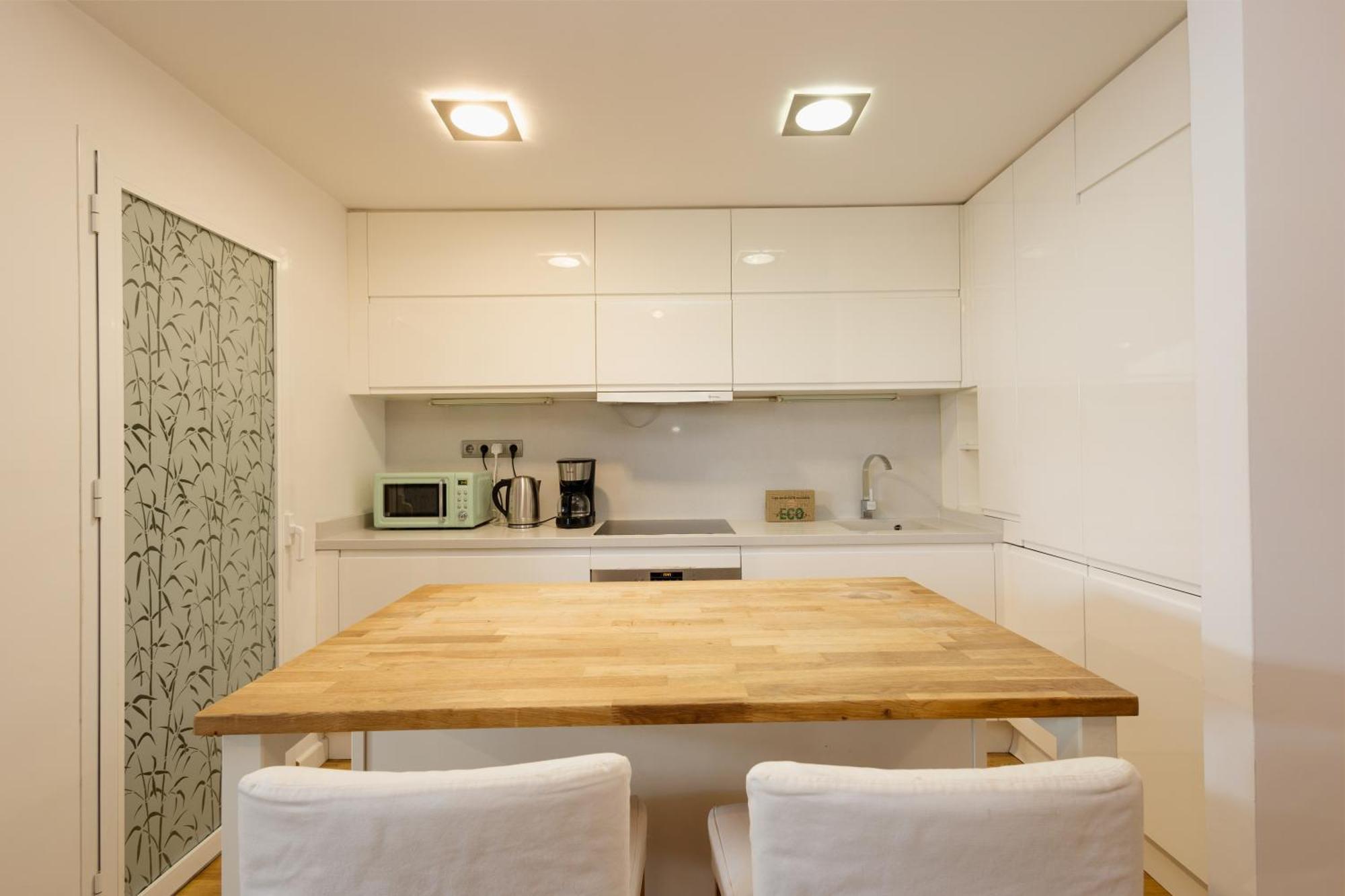 Ground Floor Holiday Apartment With Terrace And Pool In Puerto Banus, มาร์เบยา ภายนอก รูปภาพ