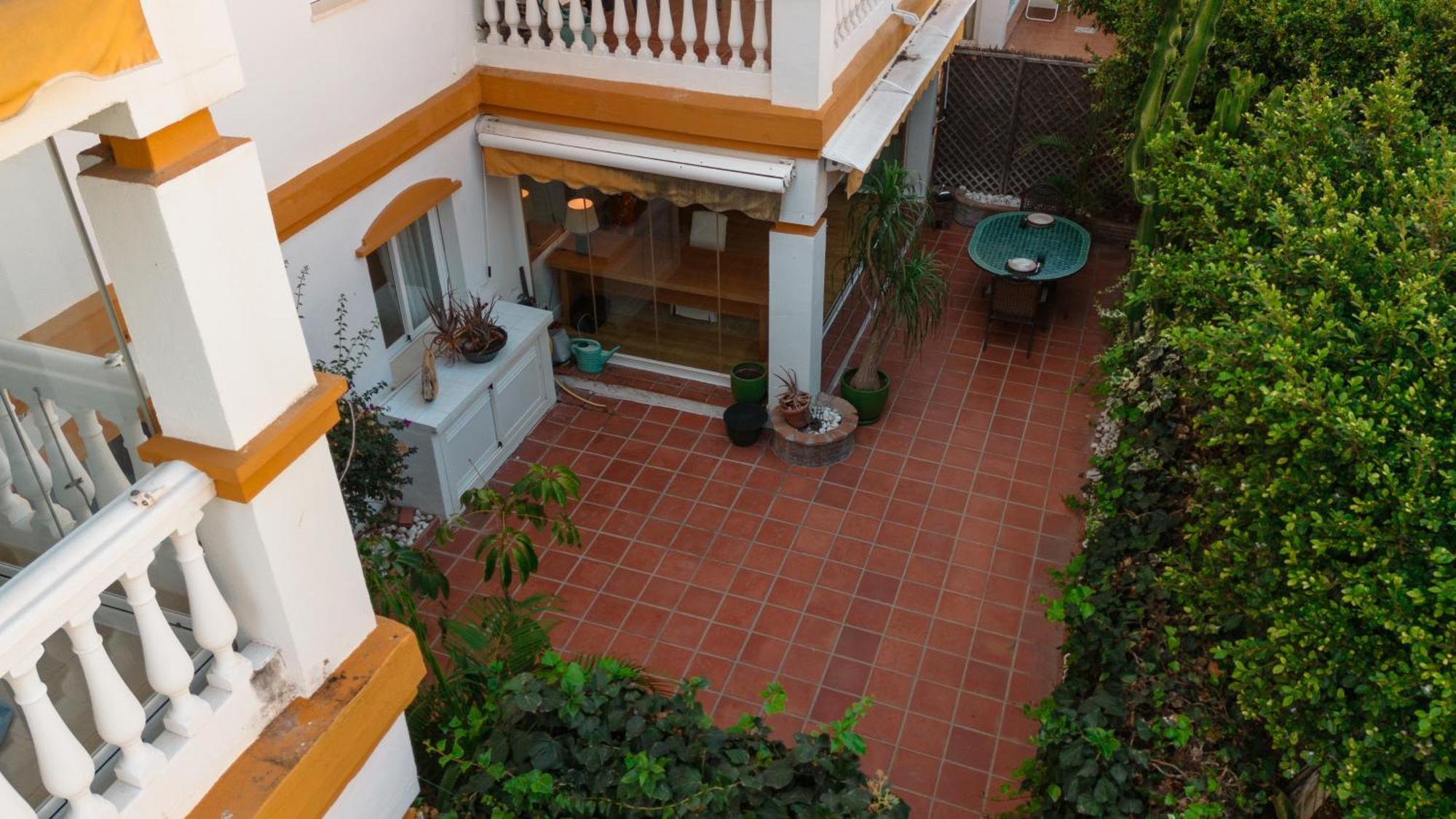 Ground Floor Holiday Apartment With Terrace And Pool In Puerto Banus, มาร์เบยา ภายนอก รูปภาพ